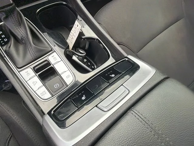Used 2022 Quartz White Hyundai SEL image 29