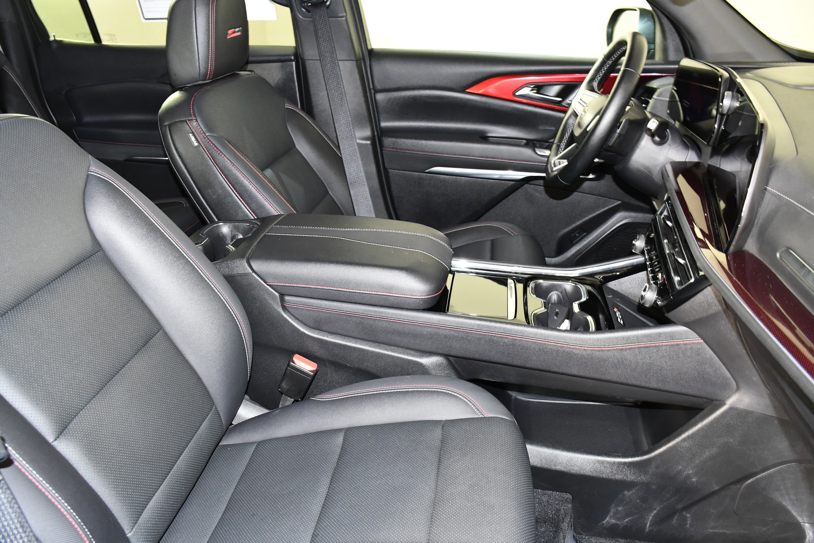 Used 2025 Sterling Gray Metallic Chevrolet AWD Z71 image 39
