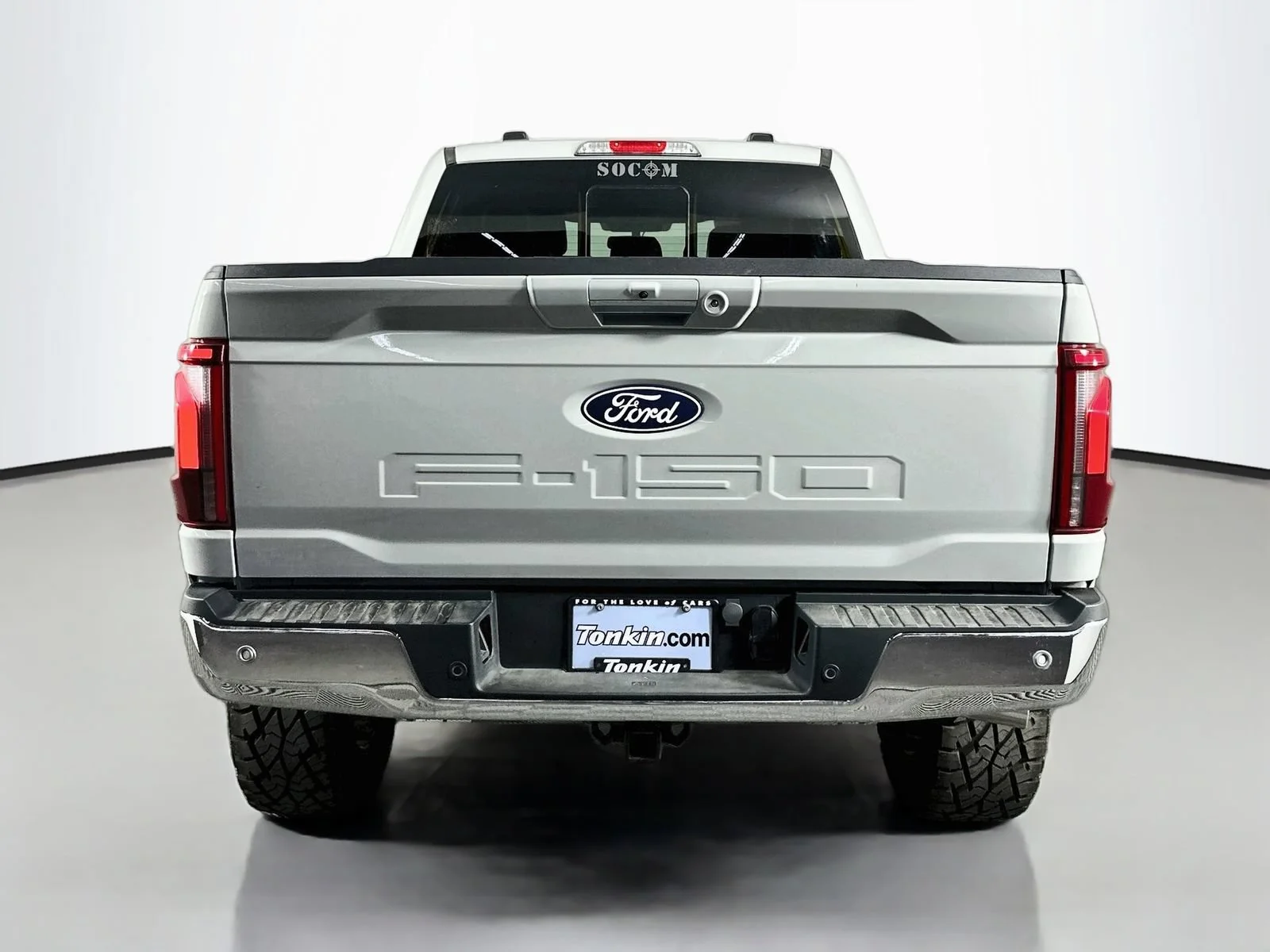 Used 2024 White Ford LARIAT image 7