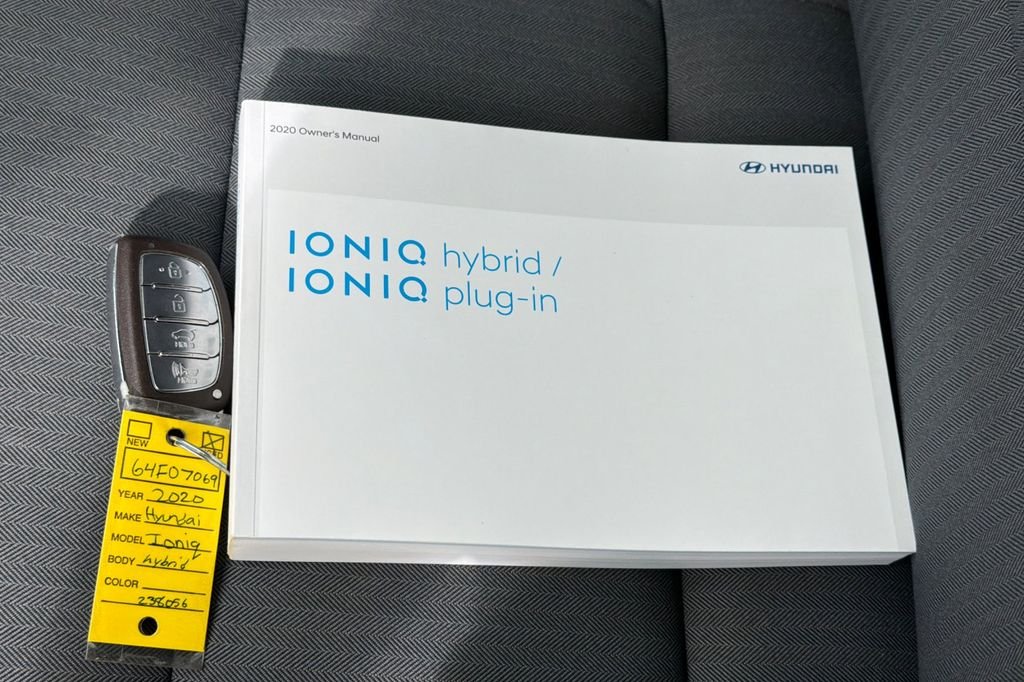 Used 2020 Ceramic White Hyundai Blue image 9