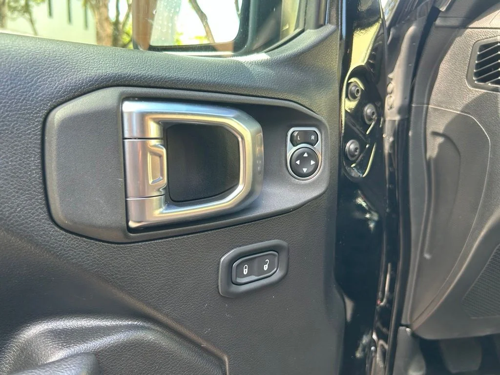Used 2023 Black Jeep Rubicon image 16