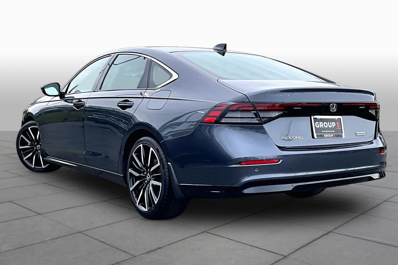 Used 2023 Meteorite Gray Metallic Honda Touring image 12