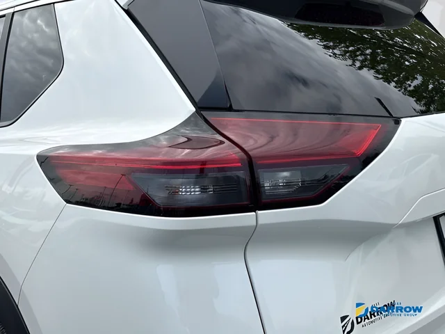Used 2023 White Nissan SV image 27