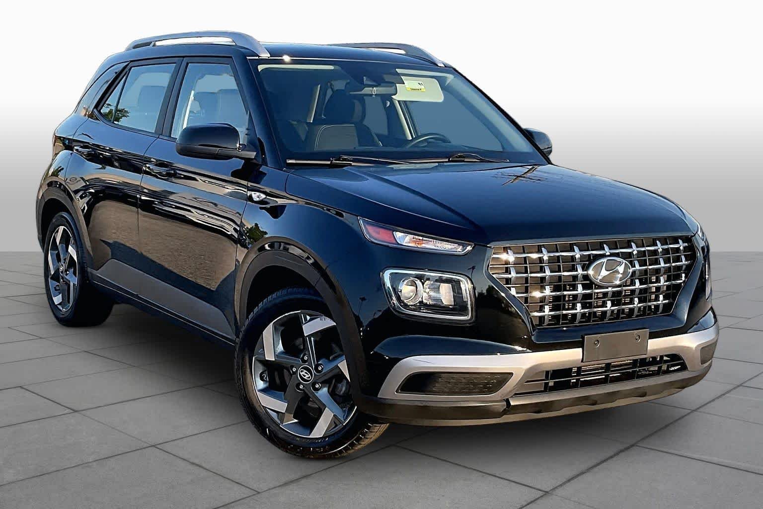 Used 2022 Black Noir Pearl Hyundai SEL image 5