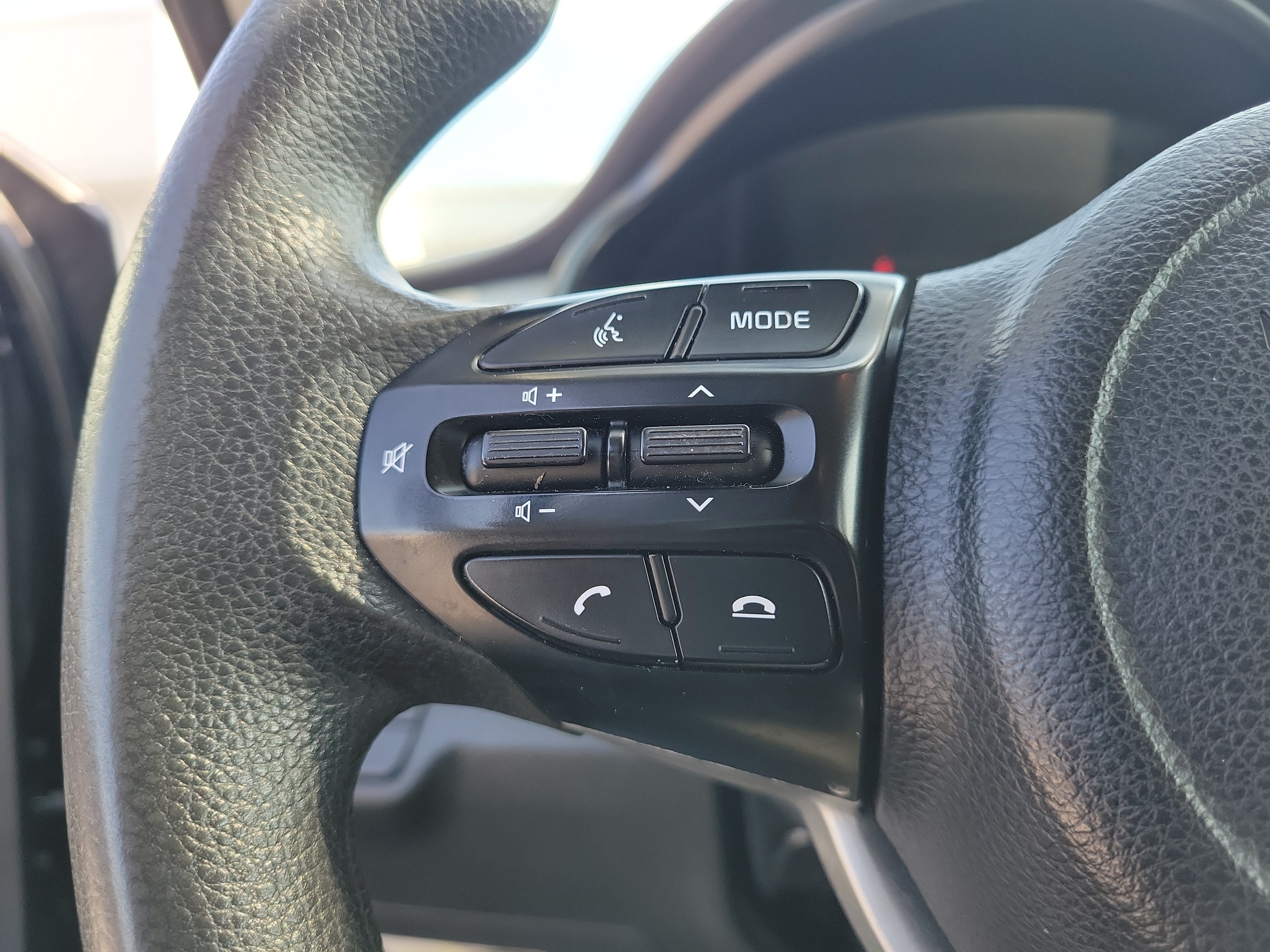 Used 2022 Aurora Black Kia LX image 19