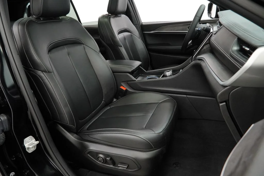 Used 2024 Black Jeep Limited image 42