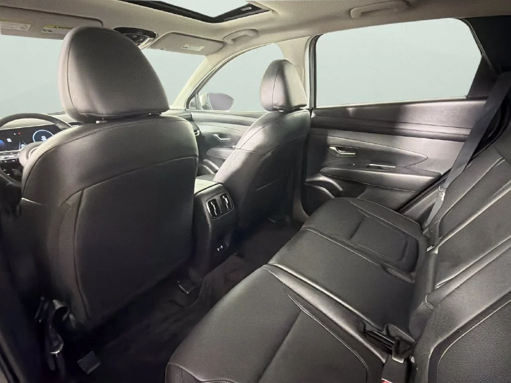 Used 2025 Gray Hyundai SEL Convenience image 30
