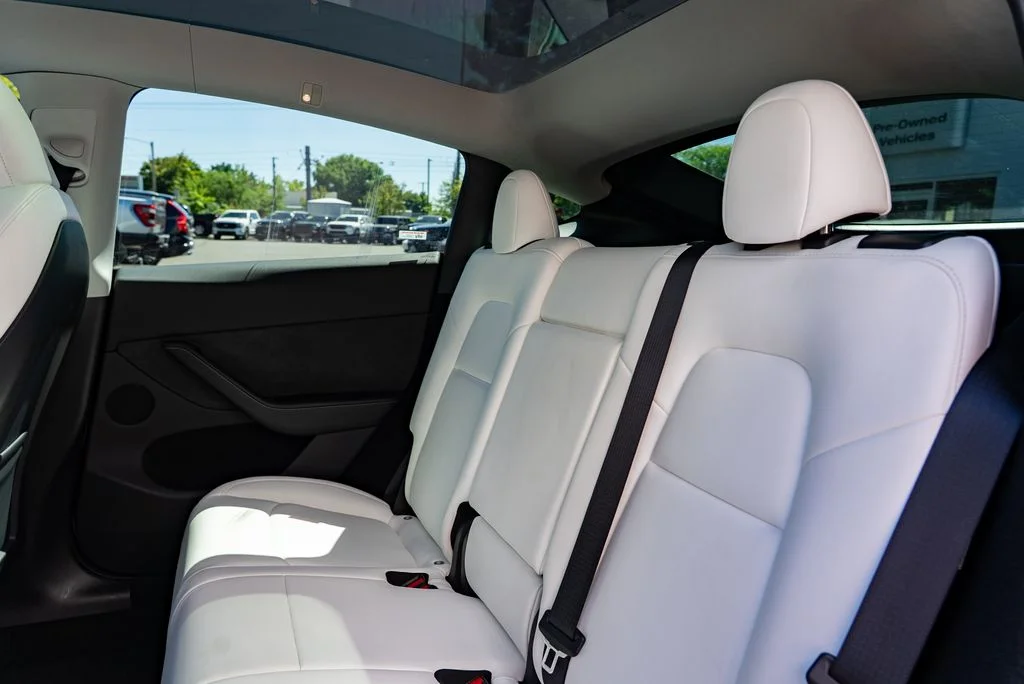 Used 2023 White Tesla Long Range image 18