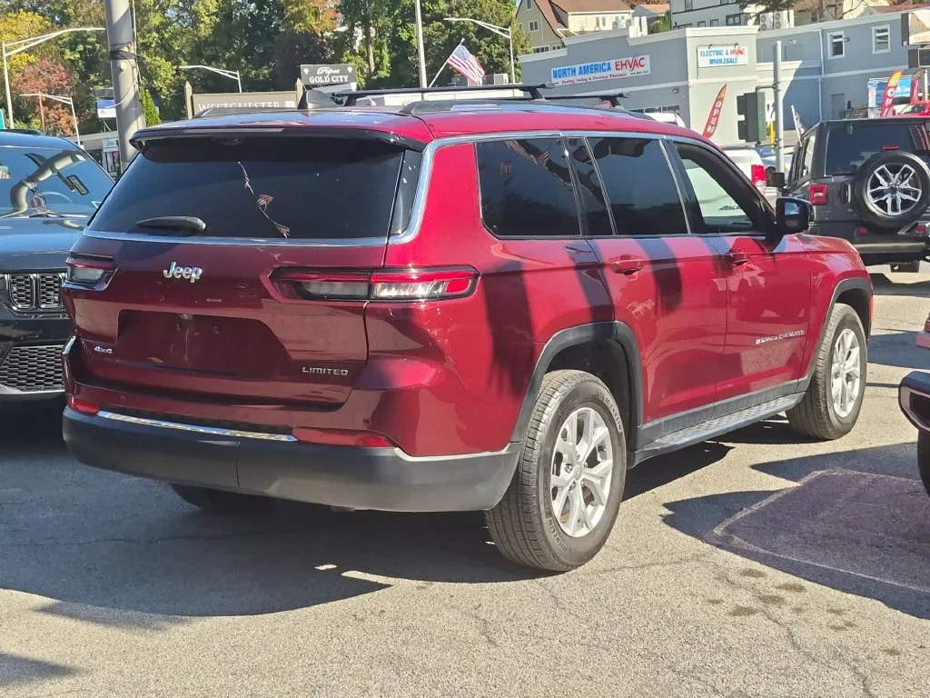 Used 2023 Red Jeep Limited image 5