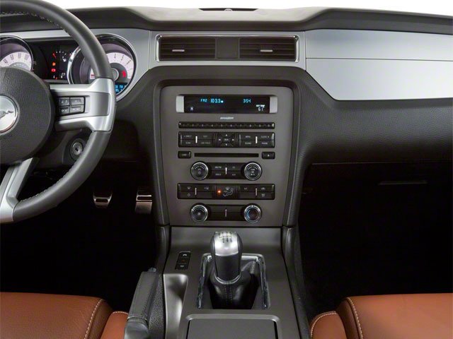 Used 2010 Brilliant Silver Metallic Ford GT Premium image 11