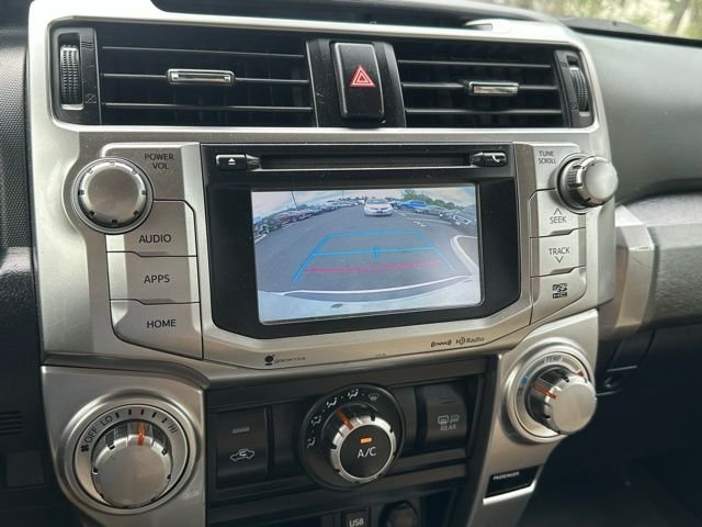 Used 2016 White Toyota SR5 image 26