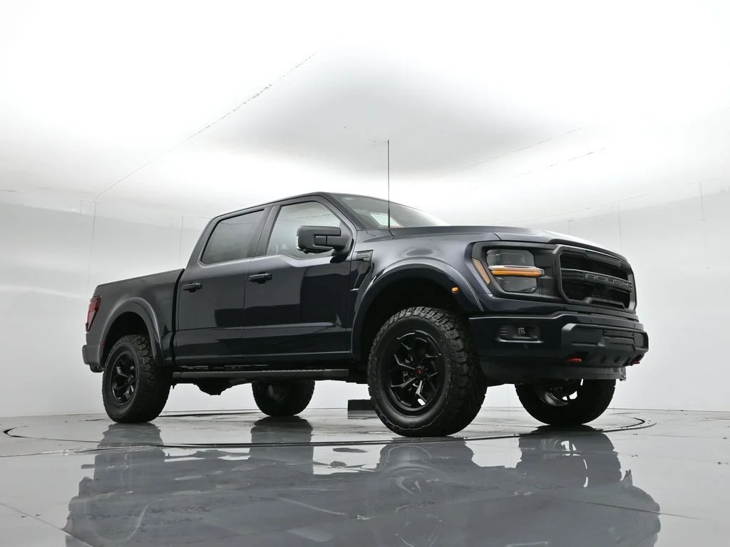New 2025 Antimatter Blue Metallic Ford XLT image 3