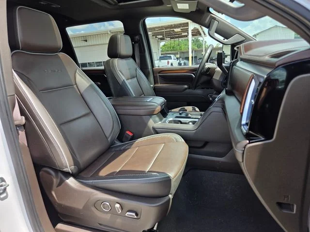 Used 2024 White GMC Denali image 16