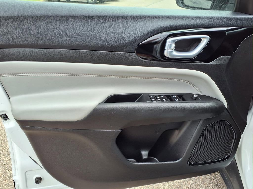 2025 Jeep Compass Limited - Photo 17