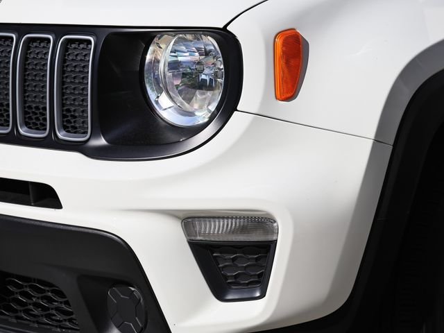 Used 2022 Alpine White Clearcoat Jeep Sport image 12