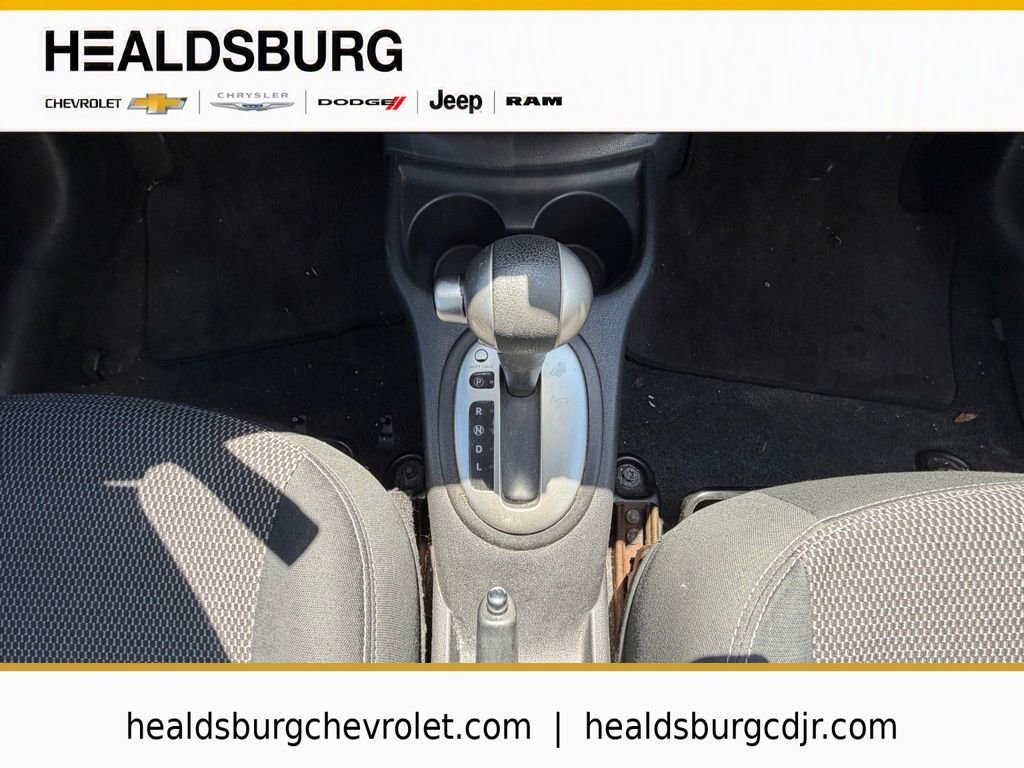 Used 2014 Silver Nissan 1.6 SV image 23