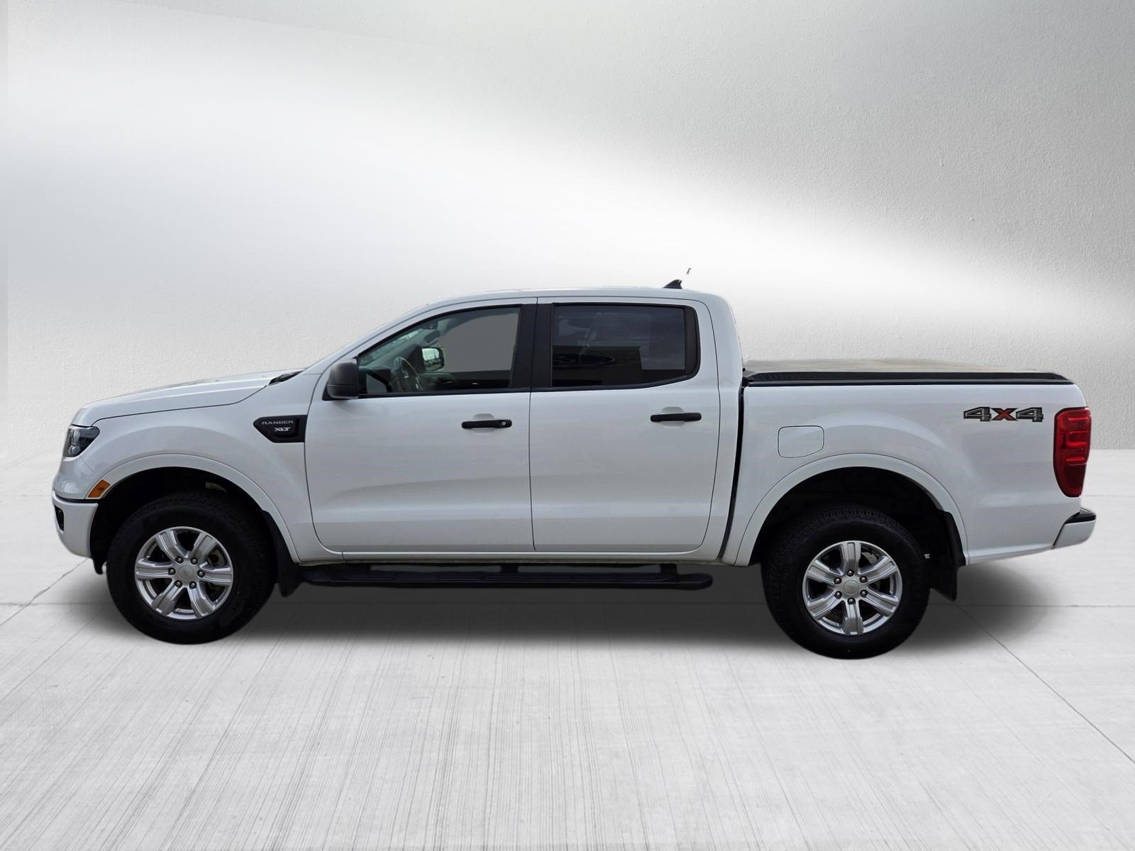 Certified Used 2019 Oxford White Ford XLT image 4