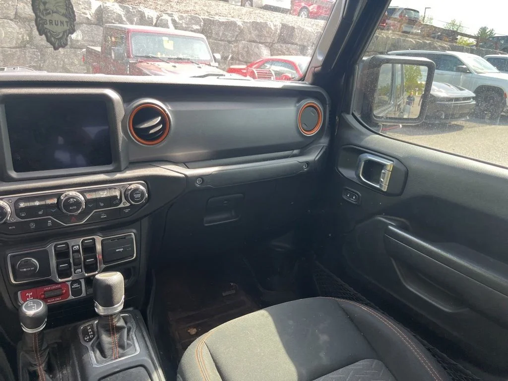 Used 2022 Black Jeep Mojave image 13