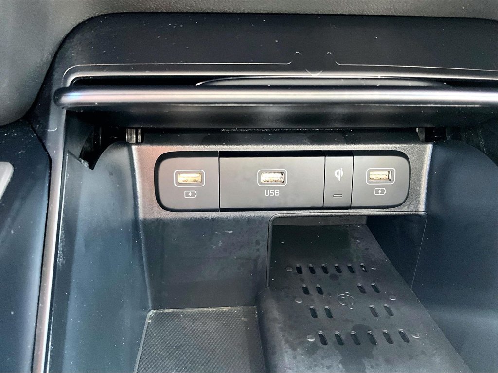 Used 2023 Silver Kia X-Line S image 28