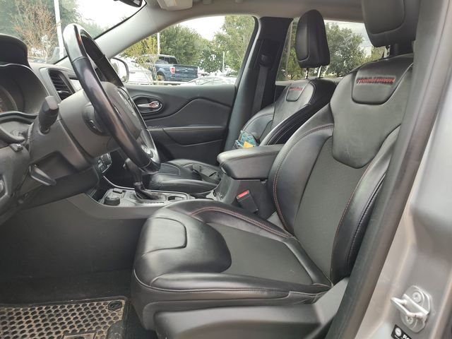 Used 2021 Silver Jeep Trailhawk image 9
