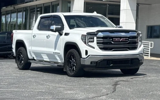 Used 2024 Summit White GMC SLT image 1