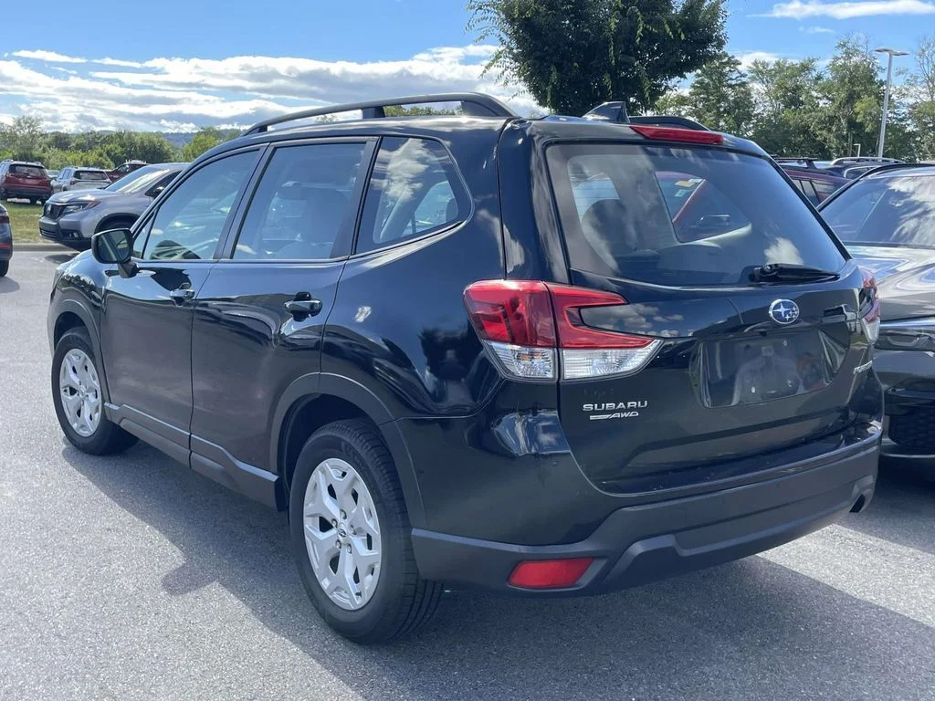 Used 2020 Crystal Black Silica Subaru Base image 3