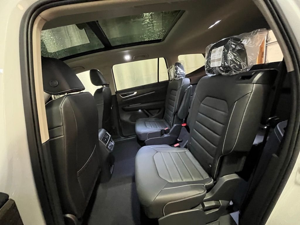New 2026 White/off-white Volkswagen 2.0T SEL image 22