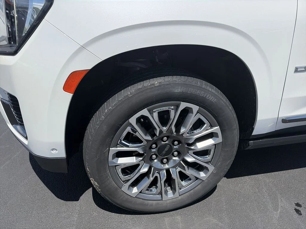 Used 2023 White GMC Denali Ultimate image 16