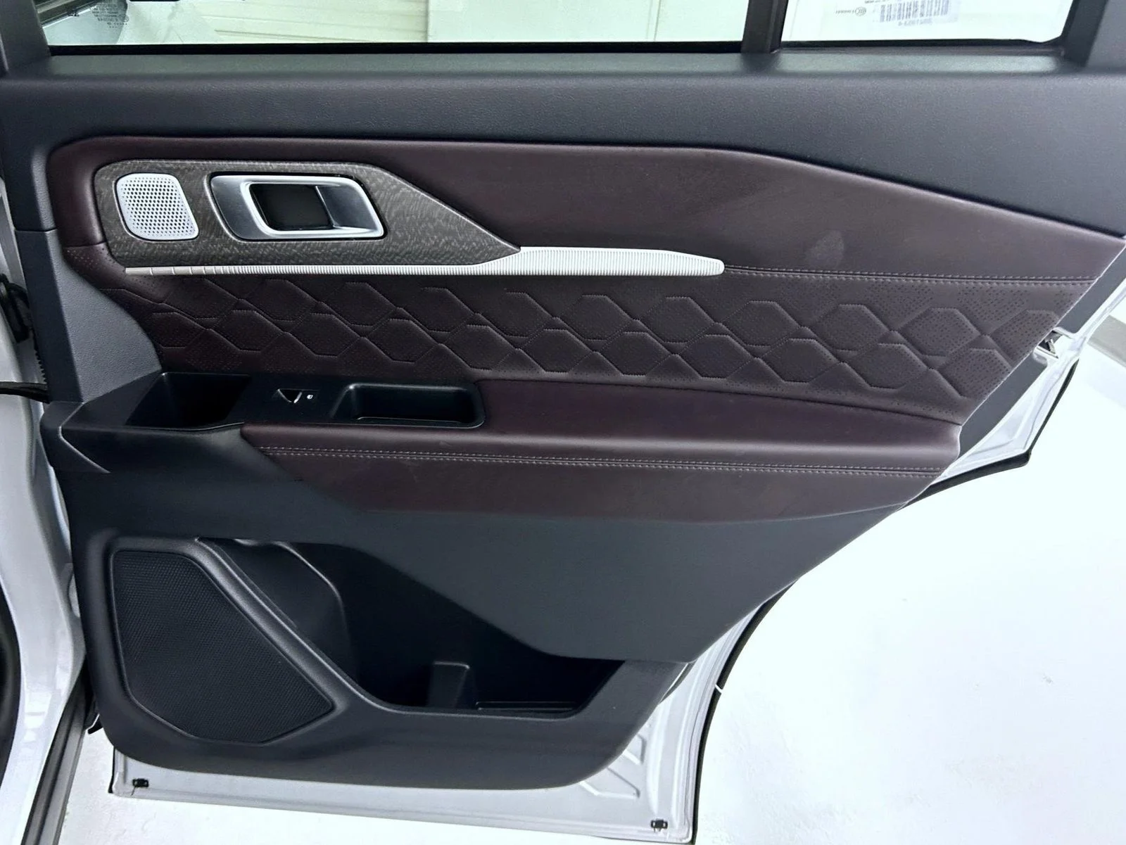 Used 2025 White Ford Platinum image 17