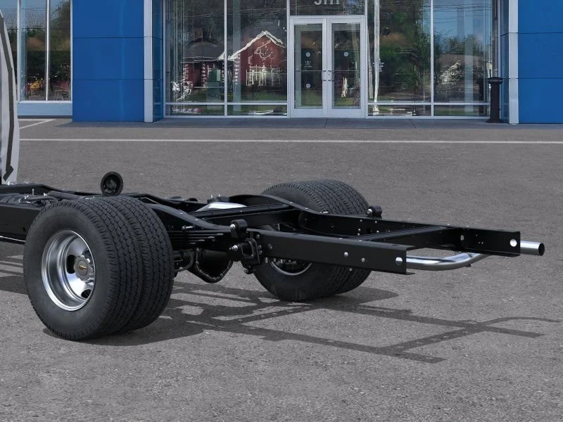 New 2026 Summit White Chevrolet 2WT image 11