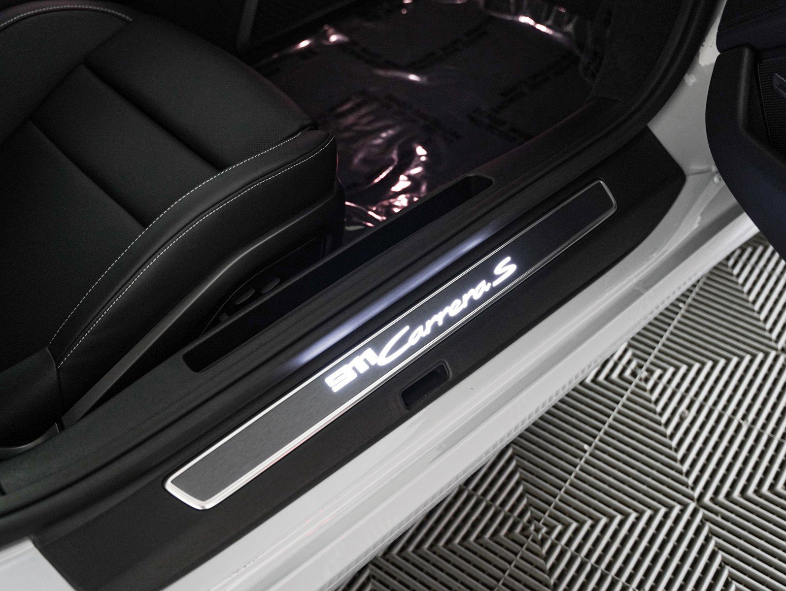 New 2026 ICE GREY Porsche Carrera S Cabriolet image 27