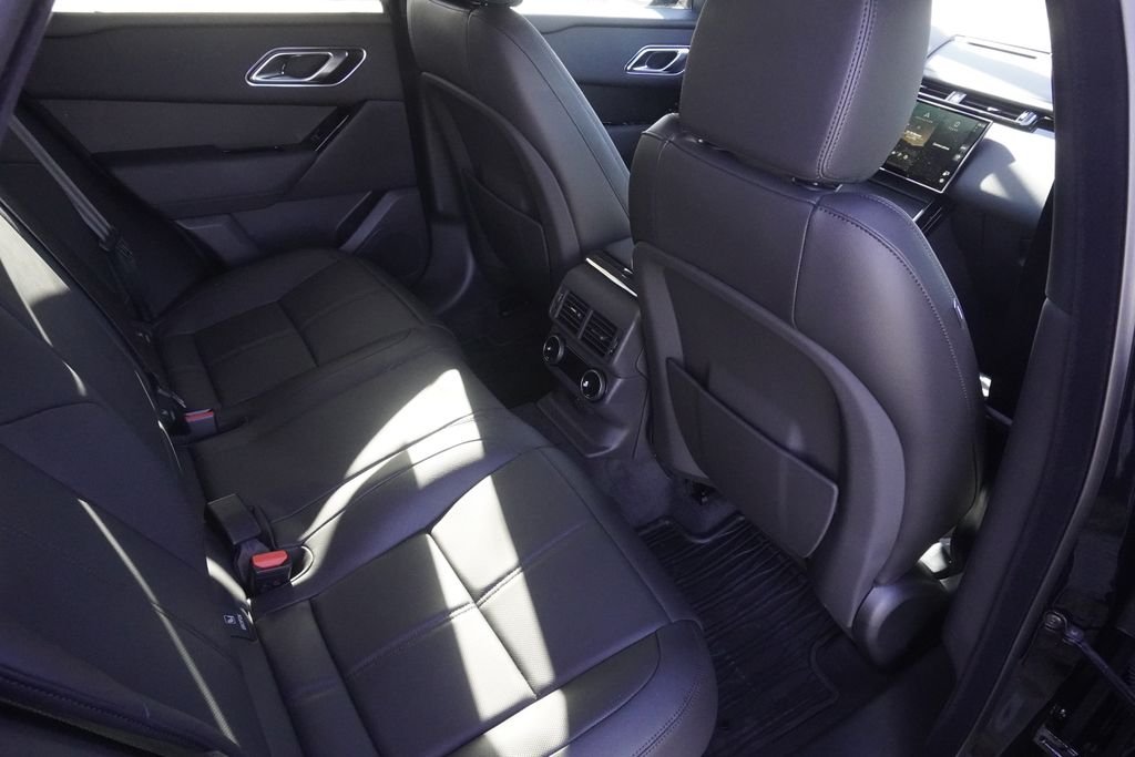 New 2026 Santorini Black Land Rover Dynamic SE image 26