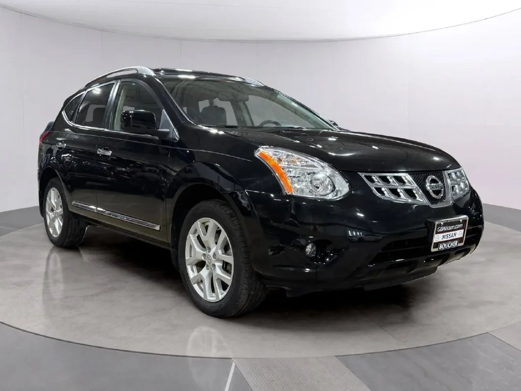 Used 2011 Nissan Rogue SV with VIN JN8AS5MV6BW689791 for sale in Greenfield, WI