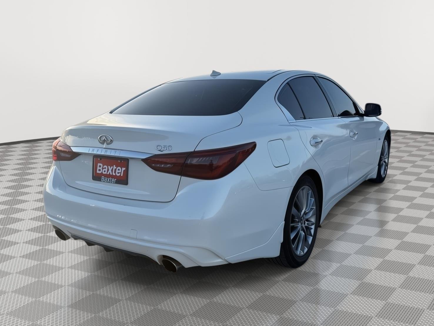 Used 2019 Majestic White INFINITI 3.0t LUXE image 9