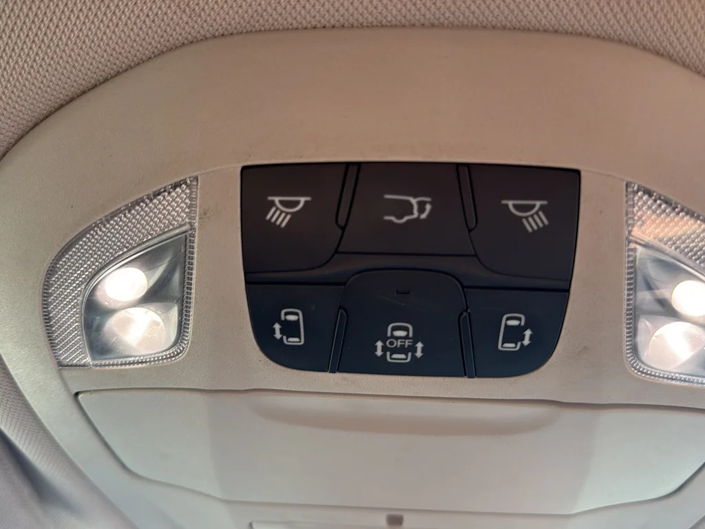 Used 2023 Black Chrysler Touring L image 30