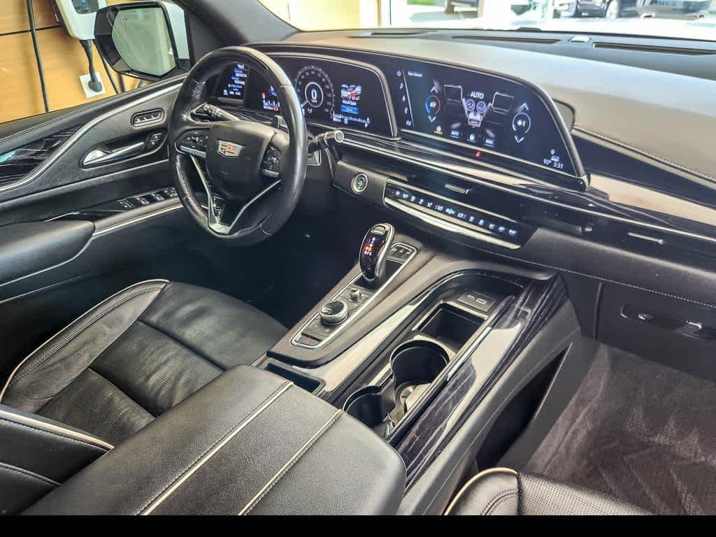 Used 2022 CRYSTAL WHITE TRICOAT Cadillac Sport image 27
