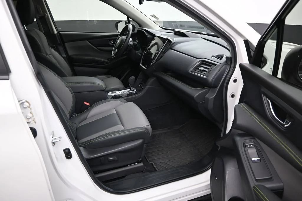Used 2024 White Subaru Onyx Edition image 25