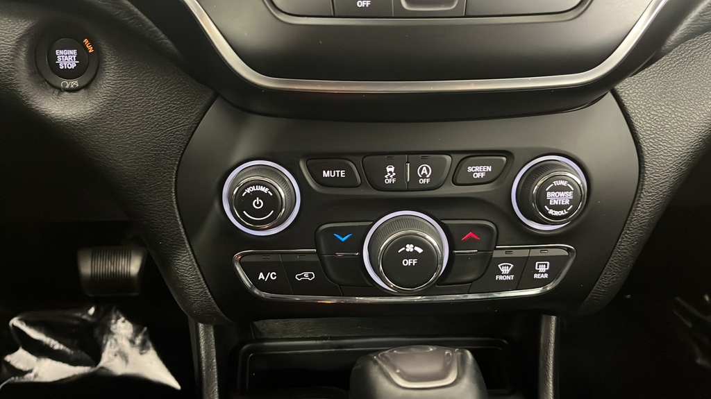2020 Jeep Cherokee Latitude Plus - Photo 32