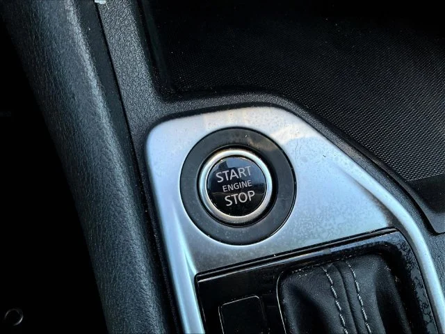 Used 2025 White Nissan SV image 18