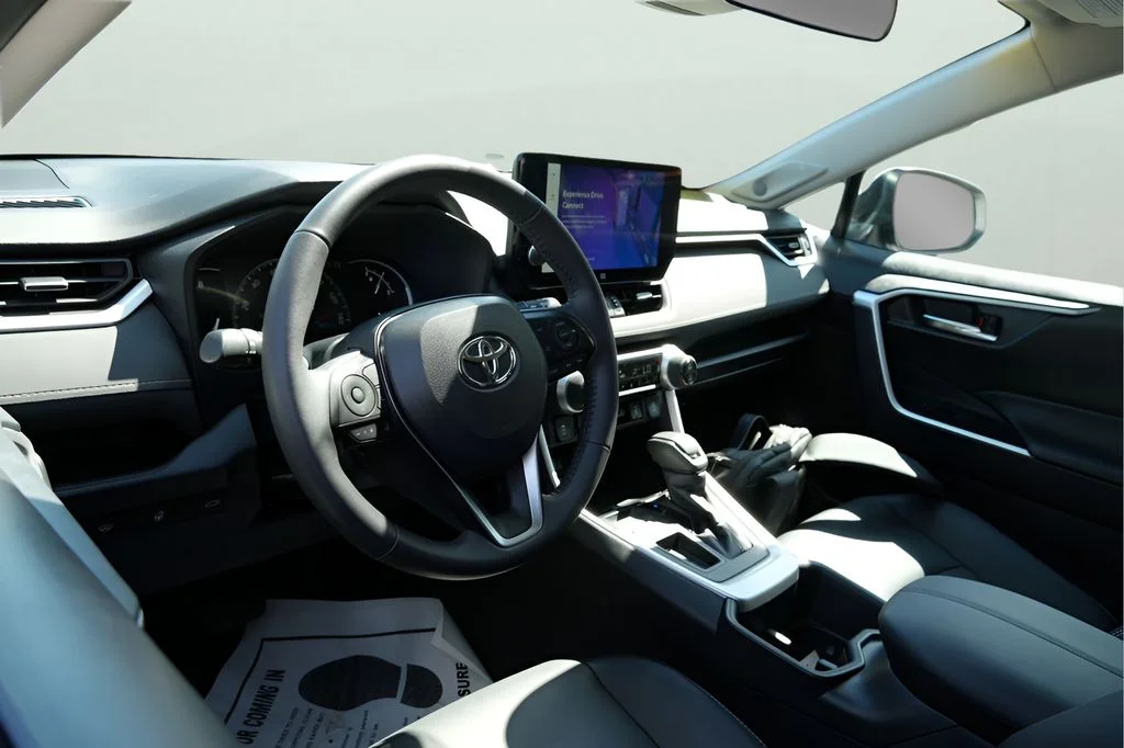 Used 2024 Wind Chill Pearl Toyota XLE Premium image 14