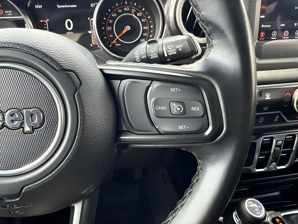 Used 2021 White Jeep Unlimited Sport Altitude image 14