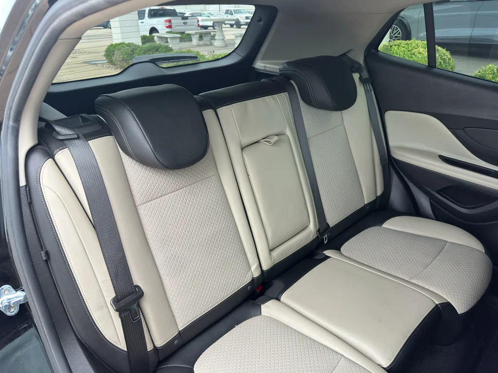 Used 2021 Ebony Twilight Metallic Buick Preferred image 6