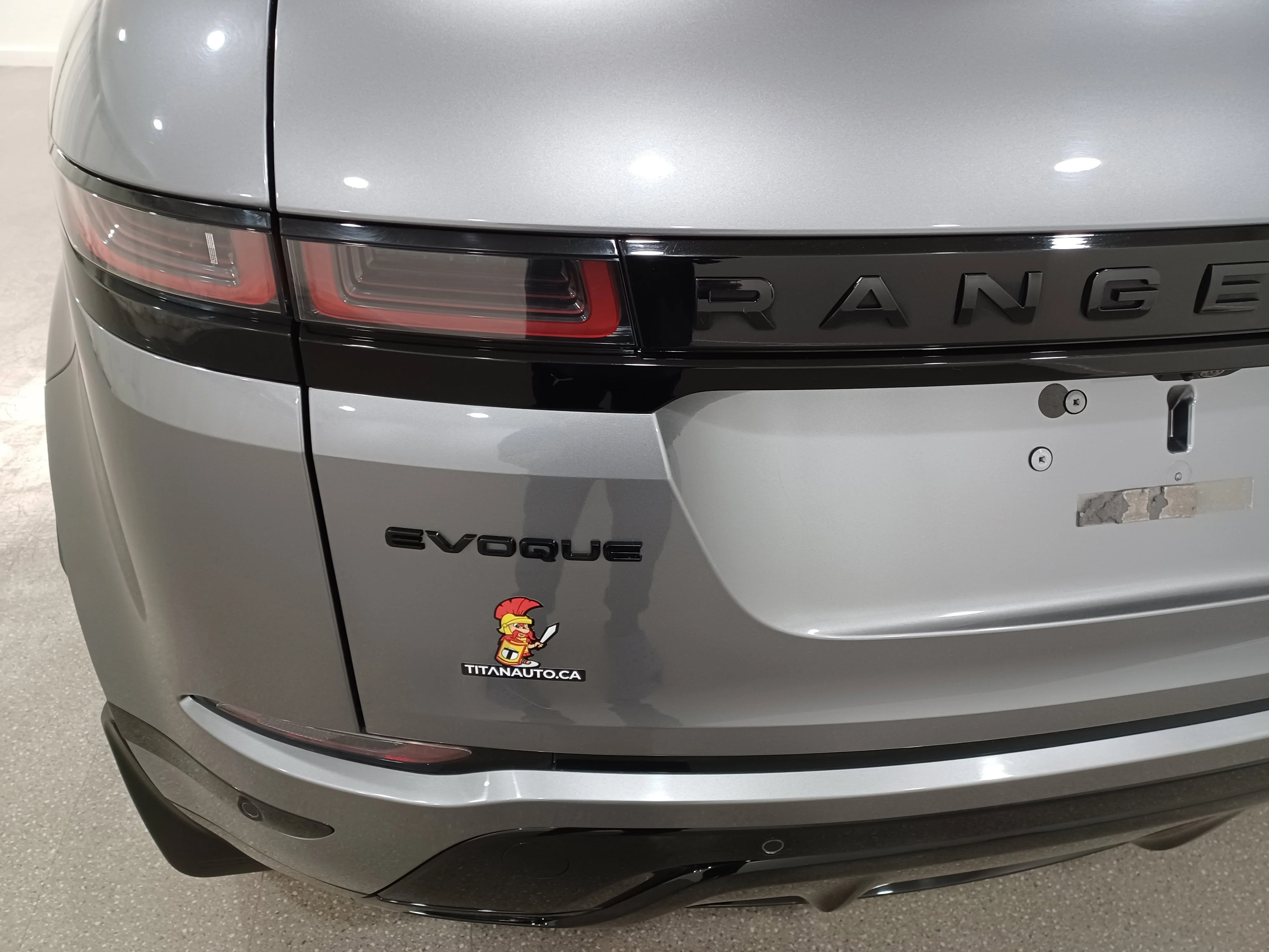 Used 2023 Eiger Grey Metallic Land Rover P250 R-Dynamic SE*Adaptive Cruise | Nav | Pano Roof | Htd Wheel | Htd Leather | Lane Keep Assist image 23