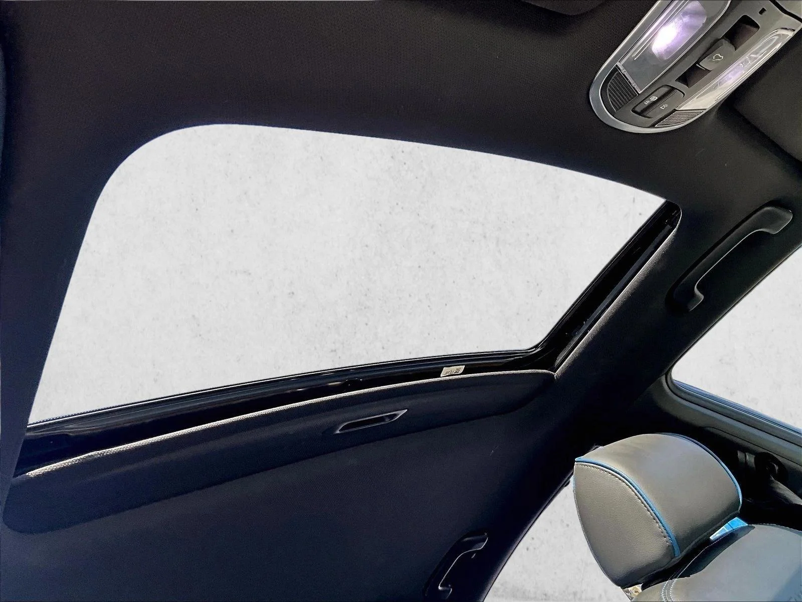 Used 2018 Phantom Black Hyundai Limited image 17