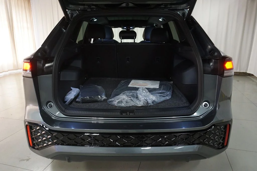 New 2026 Gray Volkswagen 2.0T SE R-Line Black image 28