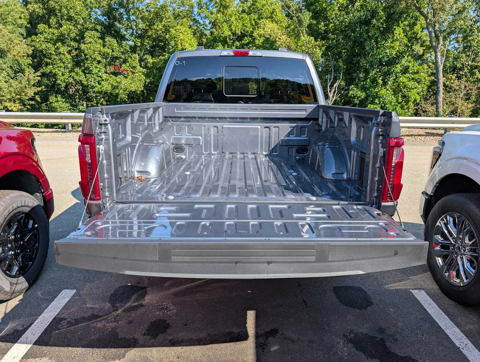 New 2026 Carbonized Gray Metallic Ford XLT image 7