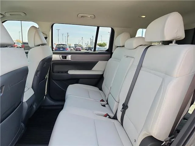 New 2026 Hampton Gray Hyundai SE image 8