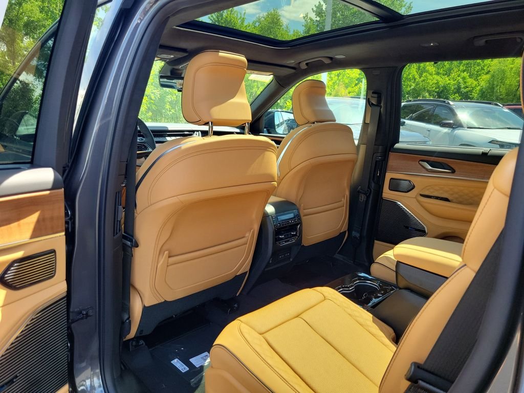 New 2026 Baltic Gray Metallic Clear-Coat Exterior Paint Jeep Summit image 12
