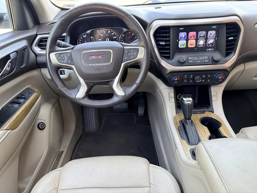 Used 2017 White Frost Tricoat GMC Denali image 14
