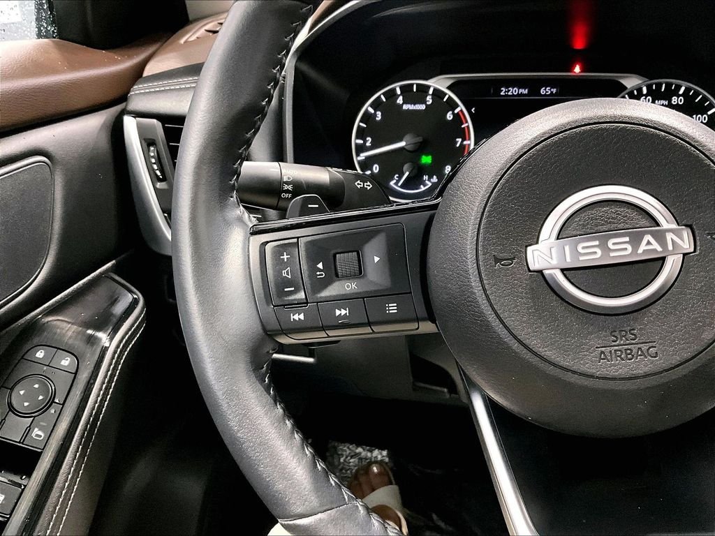 Used 2023 Gray Nissan SV image 18